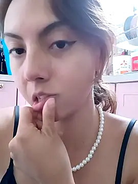 Snapshot of MoonBlueSex chatting on 09-18-25, 03:59 MoonBlueSex online show from 09-18-25, 03:59