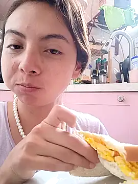 Snapshot of MoonBlueSex chatting on 09-19-25, 05:17 MoonBlueSex online show from 09-19-25, 05:17