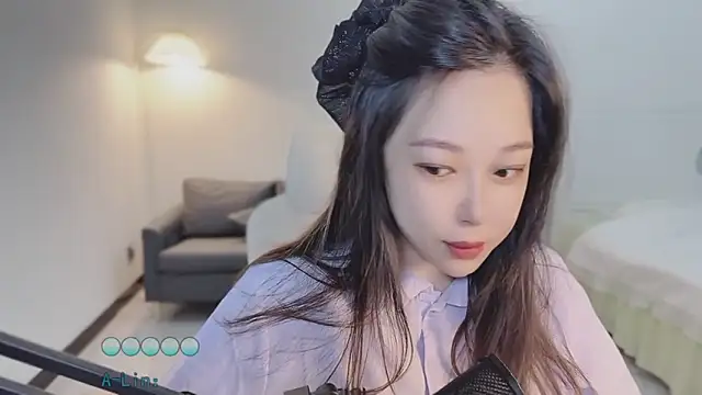 Maymay  online show from 10-18-25, 11:07