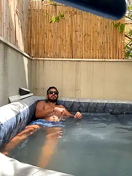 Snapshot of husbandandwifetobe chatting on 09-26-25, 10:33 husbandandwifetobe online show from 09-26-25, 10:33