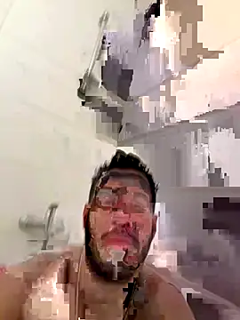 Snapshot of husbandandwifetobe chatting on 12-17-25, 02:05 husbandandwifetobe online show from 12-17-25, 02:05