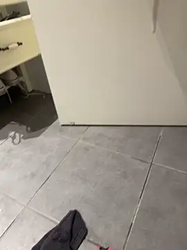 Snapshot of husbandandwifetobe chatting on 10-22-25, 07:57 husbandandwifetobe online show from 10-22-25, 07:57