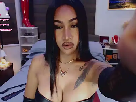 Snapshot of SeductiveVictoria chatting on 06-17-26, 04:06 SeductiveVictoria online show from 06-17-26, 04:06