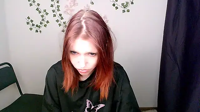 Snapshot of GuessMe___ chatting on 06-11-26, 12:32 GuessMe online show from 06-11-26, 12:32