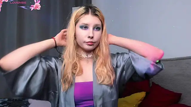 VelvetBlitz online show from 12-05-25, 02:59