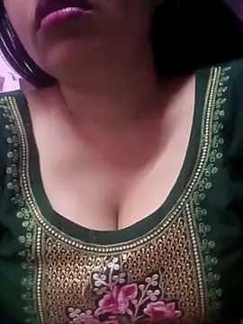 Snapshot of TINASONI chatting on 10-03-25, 02:40 TINASONI online show from 10-03-25, 02:40