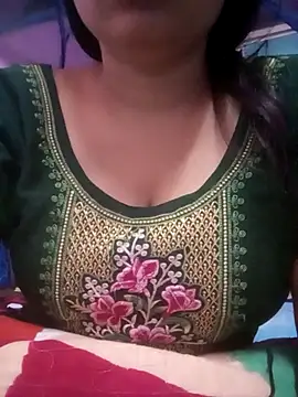 Snapshot of TINASONI chatting on 10-04-25, 02:46 TINASONI online show from 10-04-25, 02:46