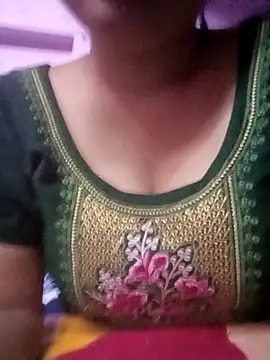 Snapshot of TINASONI chatting on 09-20-25, 03:06 TINASONI online show from 09-20-25, 03:06