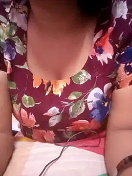 Snapshot of TINASONI chatting on 10-19-25, 01:41 TINASONI online show from 10-19-25, 01:41