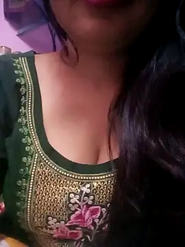 Snapshot of TINASONI chatting on 10-01-25, 02:10 TINASONI online show from 10-01-25, 02:10
