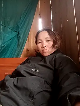 miumiu 00 online show from 11-04-25, 06:39