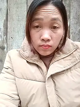 miumiu 00 online show from 02-26-26, 08:58