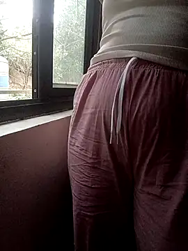 miumiu 00 online show from 11-22-25, 09:30