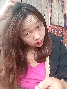 miumiu 00 online show from 11-08-25, 03:32