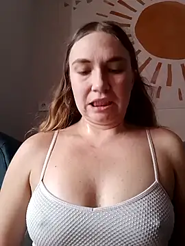 KisaVixen online show from 10-27-25, 10:27