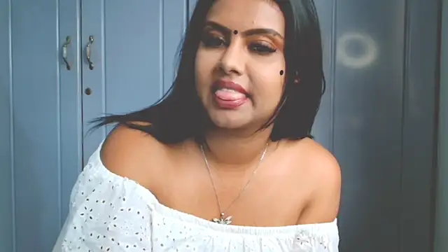 Indian GlowingMiax online show from 10-10-25, 01:23