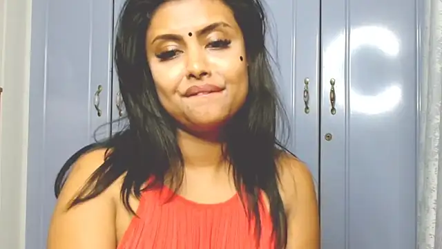 Indian GlowingMiax online show from 10-30-25, 07:33