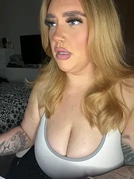 MysteriousMylaX online show from 10-28-25, 04:50