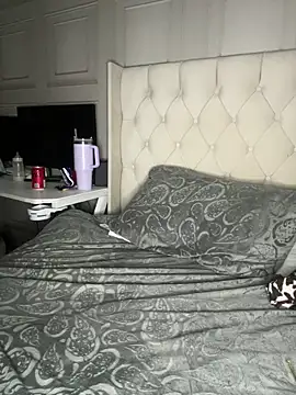 MysteriousMylaX online show from 12-16-25, 08:02