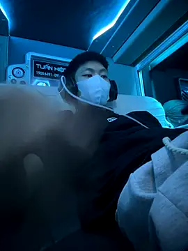 linh21107 online show from 11-10-25, 11:26