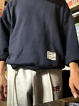 linh21107 online show from 11-18-25, 07:00