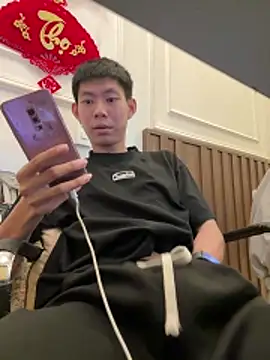 linh21107 online show from 04-19-26, 01:12