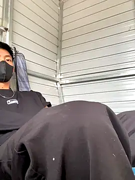 linh21107 online show from 10-26-25, 05:52