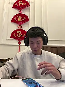 linh21107 online show from 04-11-26, 11:36