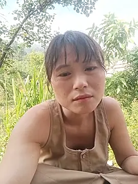 Snapshot of linda_bae00 chatting on 05-15-26, 01:03 linda bae00 online show from 05-15-26, 01:03