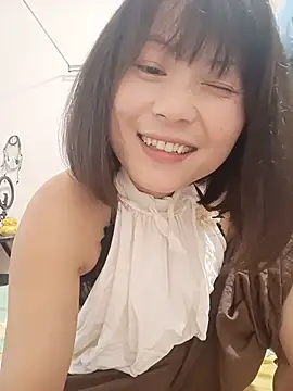 Snapshot of linda_bae00 chatting on 05-26-26, 12:20 linda bae00 online show from 05-26-26, 12:20
