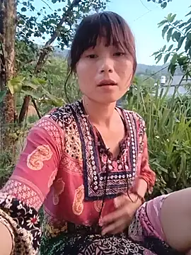 Snapshot of linda_bae00 chatting on 05-22-26, 11:52 linda bae00 online show from 05-22-26, 11:52