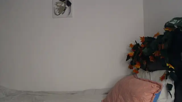 Snapshot of __abrill__ chatting on 10-17-25, 11:39   abrill   online show from 10-17-25, 11:39