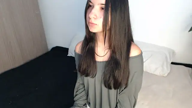 Snapshot of __abrill__ chatting on 10-27-25, 08:32   abrill   online show from 10-27-25, 08:32