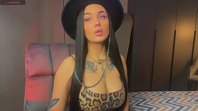 Snapshot of mygoddesshecate chatting on 10-05-25, 02:57 mygoddesshecate online show from 10-05-25, 02:57