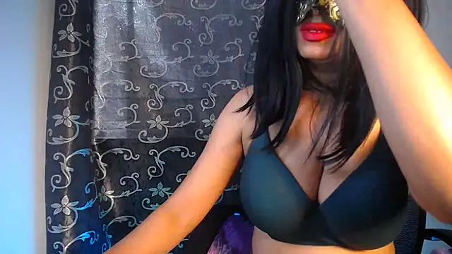 Spicy Maxy online show from 11-23-25, 04:33