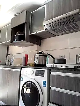 Danielaeliana online show from 11-26-25, 07:03