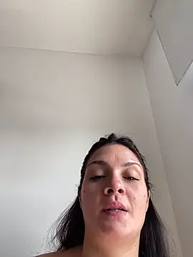 Snapshot of Danielaeliana chatting on 02-12-26, 05:34 Danielaeliana online show from 02-12-26, 05:34