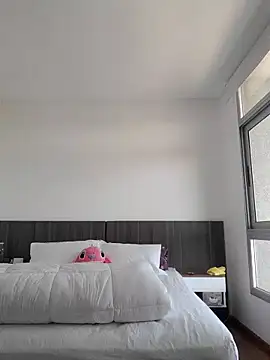 Danielaeliana online show from 09-30-25, 02:01