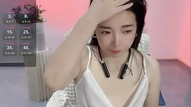 Snapshot of Xiali-166 chatting on 09-19-25, 10:36 Xiali-166 online show from 09-19-25, 10:36
