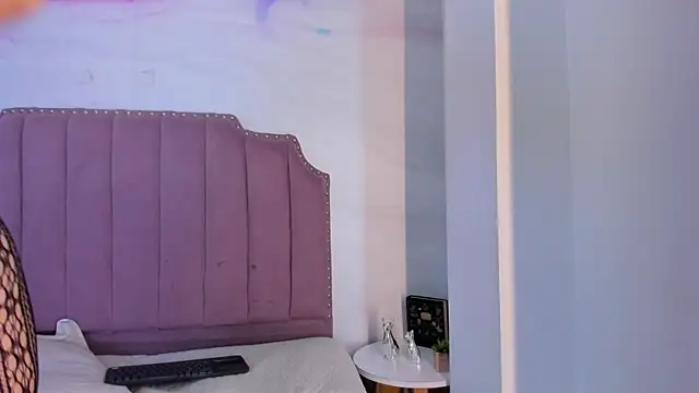 Roxy Medina online show from 03-27-26, 03:48