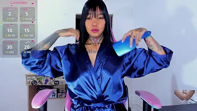 AikoKimura online show from 10-15-25, 02:36