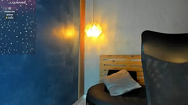 Daiisy kiss online show from 01-18-26, 11:35