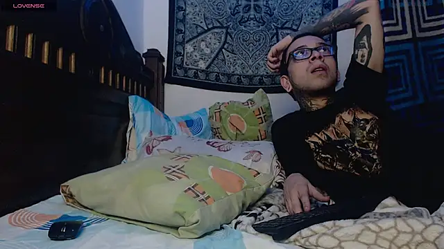 MysticNight  online show from 10-02-25, 02:37