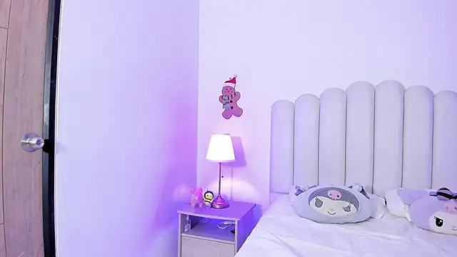 SofieBunnie online show from 12-16-25, 10:14