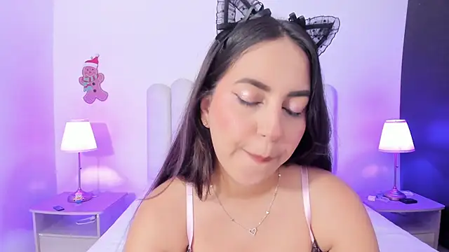 Snapshot of SofieBunnie chatting on 04-06-26, 11:39 SofieBunnie online show from 04-06-26, 11:39