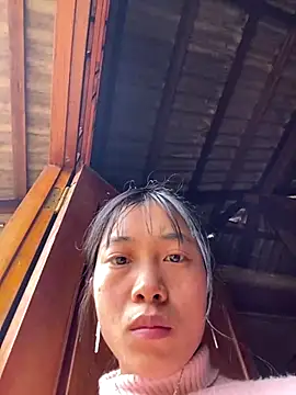 EmLy02 online show from 12-17-25, 05:01