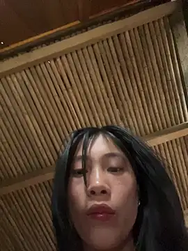 EmLy02 online show from 04-11-26, 08:40