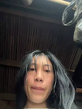 EmLy02 online show from 03-12-26, 02:17