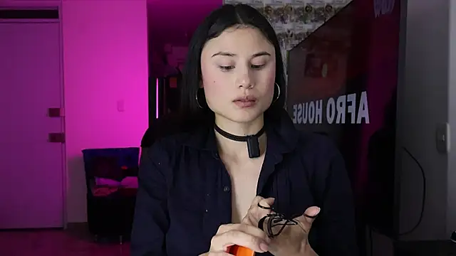 VioletaLorette online show from 11-08-25, 11:41