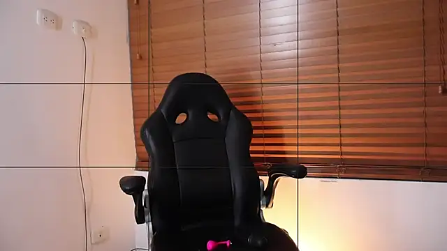 VioletaLorette online show from 11-07-25, 03:33